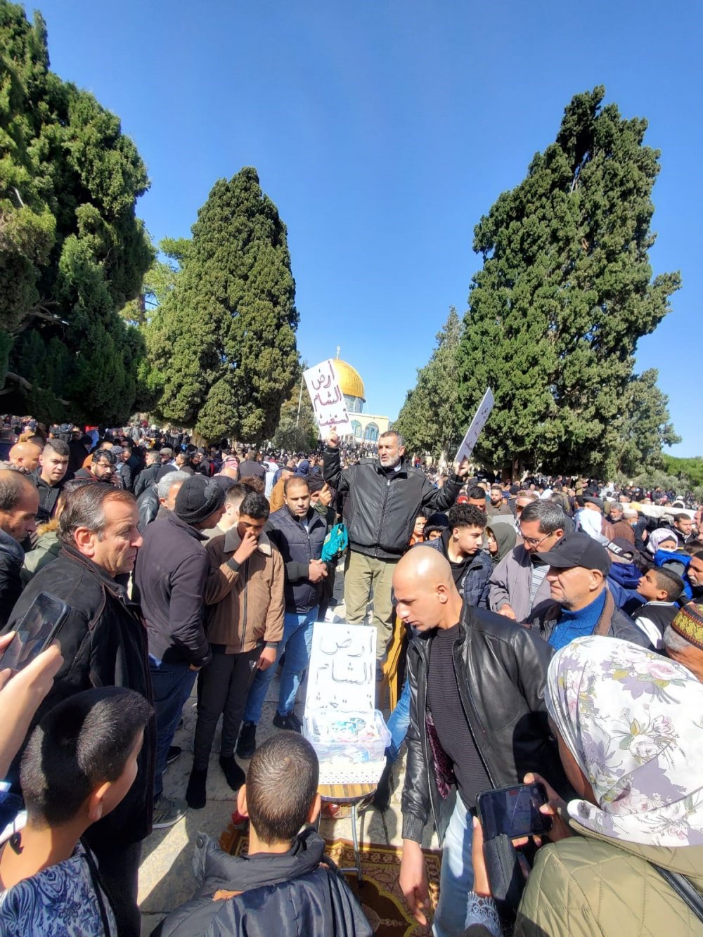 Mescid-i Aksa’da Türkiye’deki depremlerde hayatını kaybedenler için gıyabi cenaze namazı