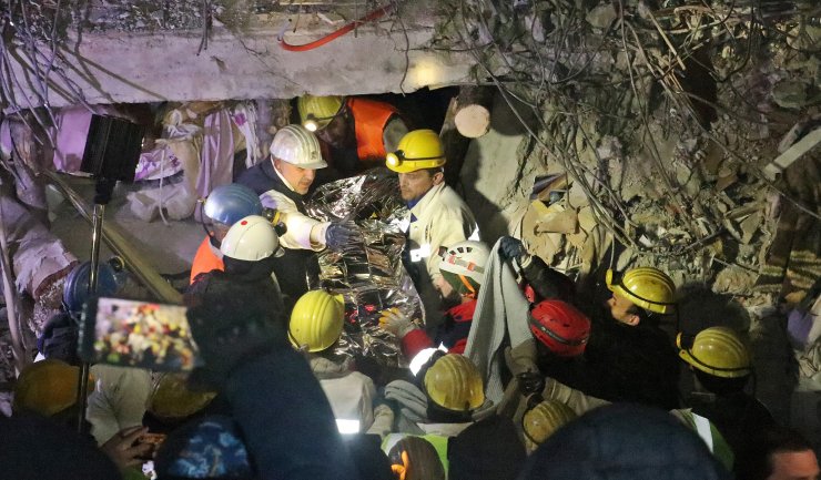 Adıyaman'da 117 saat sonra gelen mucize