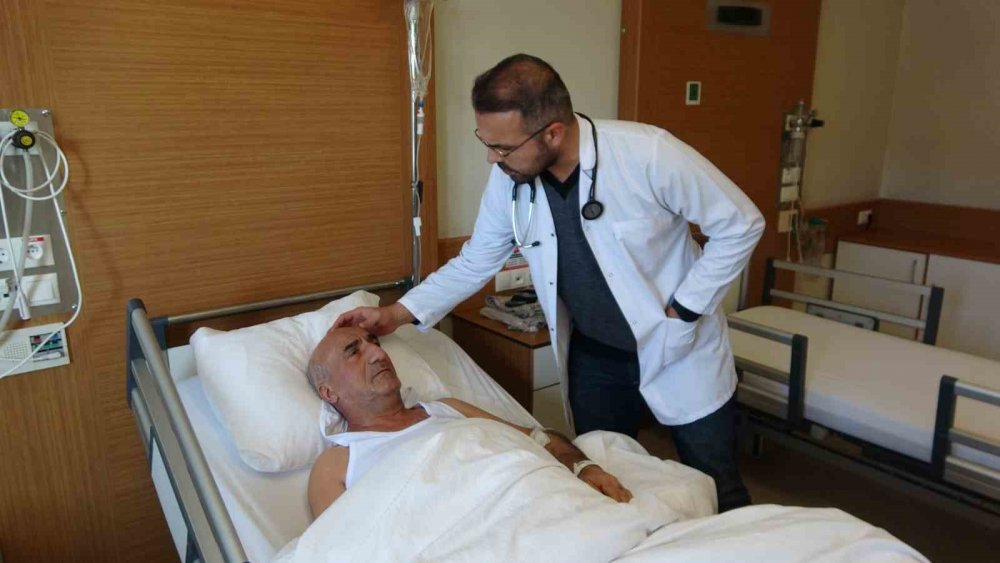 İlk sarsıntıyı atlatan, ikincisinde enkaz altında kalan depremzede o anlar anlattı