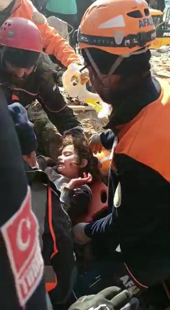 Konya'dan giden ekip kurtardı! 132 saat sonra mucize