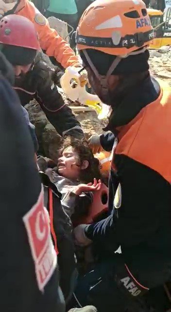 Konya'dan giden ekip kurtardı! 132 saat sonra mucize