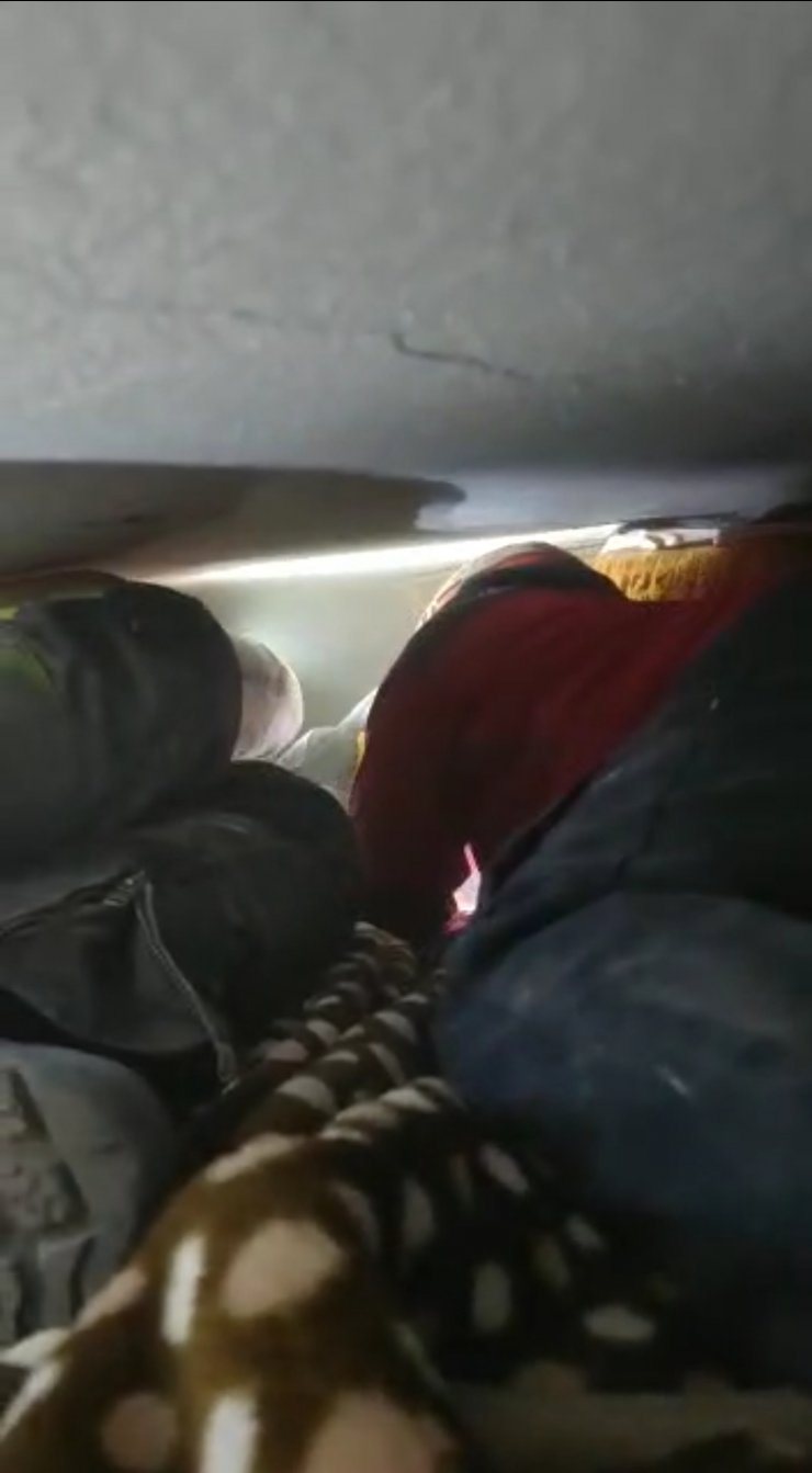 Baba ve kucağındaki kızı, 141 saat sonra kurtarıldı