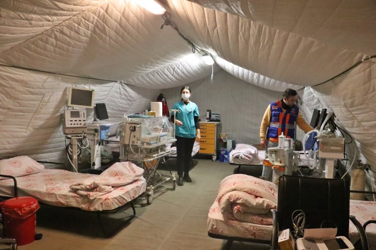 Sağlık Bakanlığı'ndan Adıyaman'a tam teşekküllü sahra hastanesi