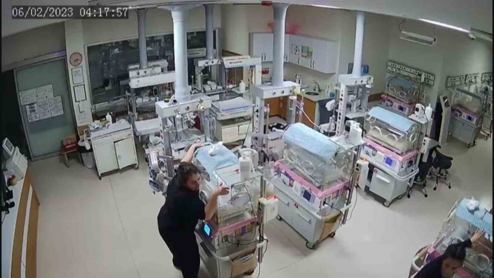 Yenidoğan bakım ünitesinde deprem paniği yaşandı, hemşireler hayatlarını böyle hiçe saydı