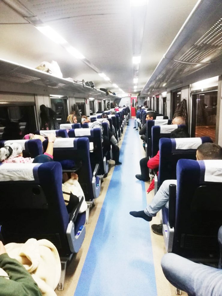 Bakanlık: 158 tren seferi ile 30 bin depremzede tahliye edildi