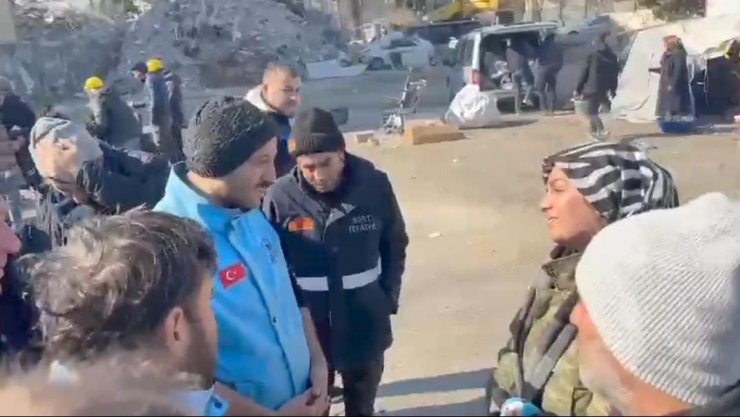 Depremde ölen kardeşlerin enkazdan anı defteri çıktı: Birbirimizi seven iki kardeşiz