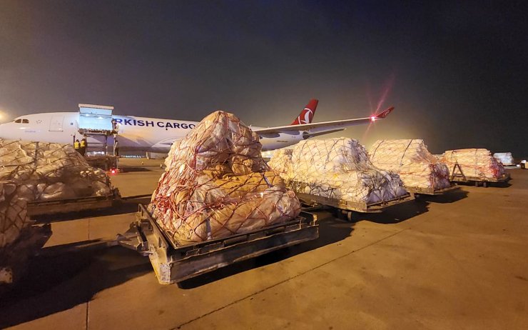 Dünyadan deprem bölgesine yardım seferberliği devam ediyor