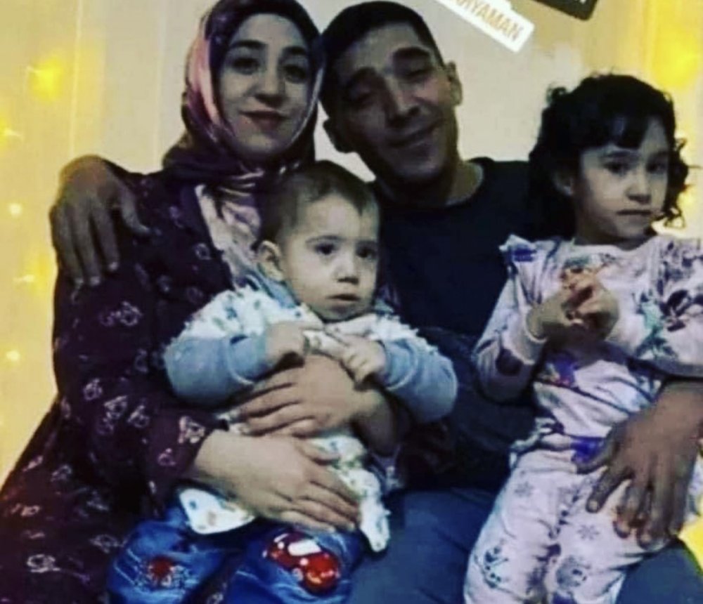 Ebrar Sitesi’nin enkazından çıkarılan Uzman Çavuş Yaman, eşi ve iki çocuğu toprağa verildi