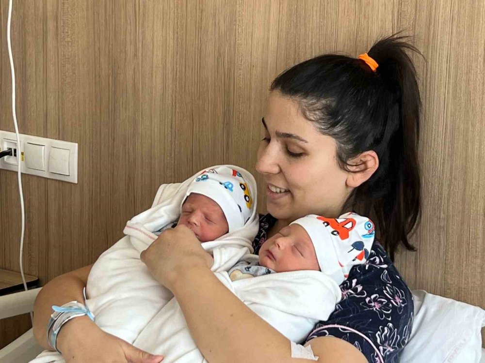 Osmaniye’den Ankara’ya gelen depremzede ikiz doğum yaptı