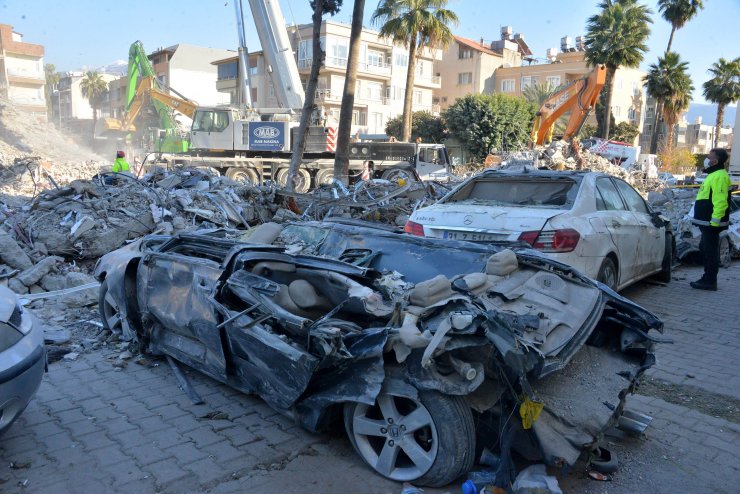 Eda Apartmanı'nda 5 kişinin daha cansız bedenine ulaşıldı