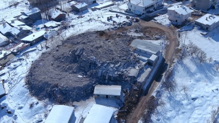 Çadırın umut dolu çocukları hikaye kitabı istiyor