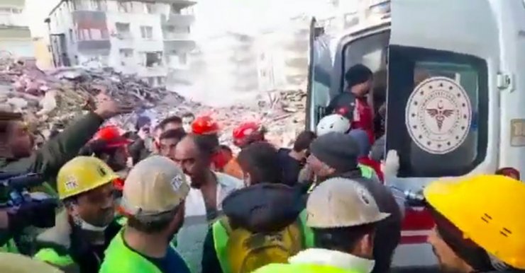 Enkazda 228’inci saatte anne ile 2 çocuğunun mucize kurtuluşu