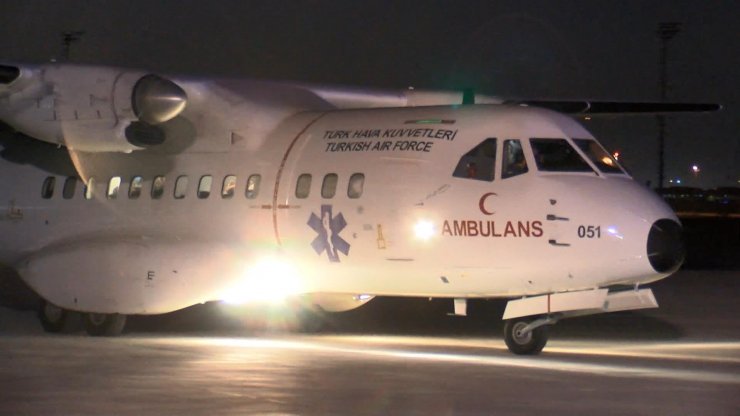 Tedavi için 5 depremzede daha İstanbul'a getirildi