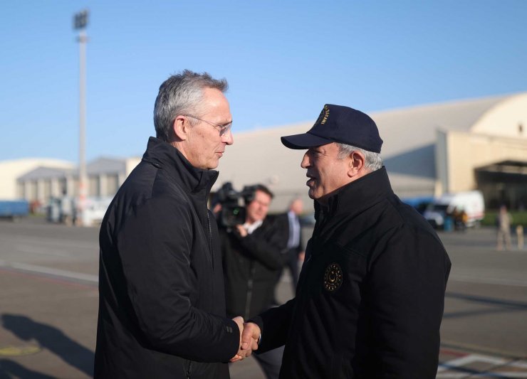 Bakan Akar, Adana'da NATO Genel Sekreteri Stoltenberg ile görüştü