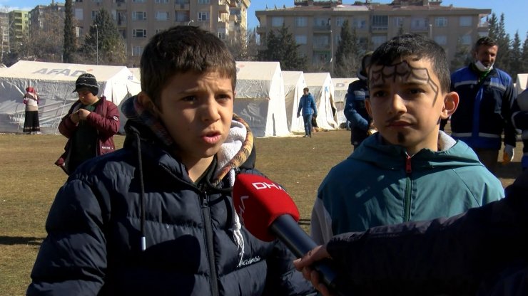 Kahramanmaraş'ta stadyum içindeki çadır kentte yaralar sarılmaya çalışılıyor