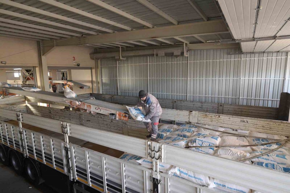 Konya’dan deprem bölgesine 50 tır un