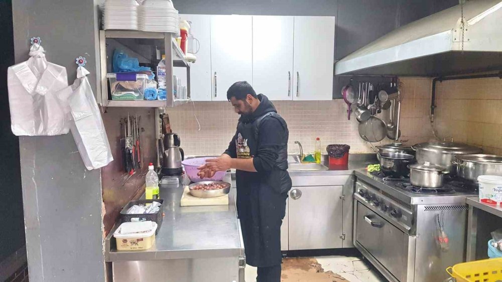 Nişan yapmaya hazırlanan çiftten deprem kararı