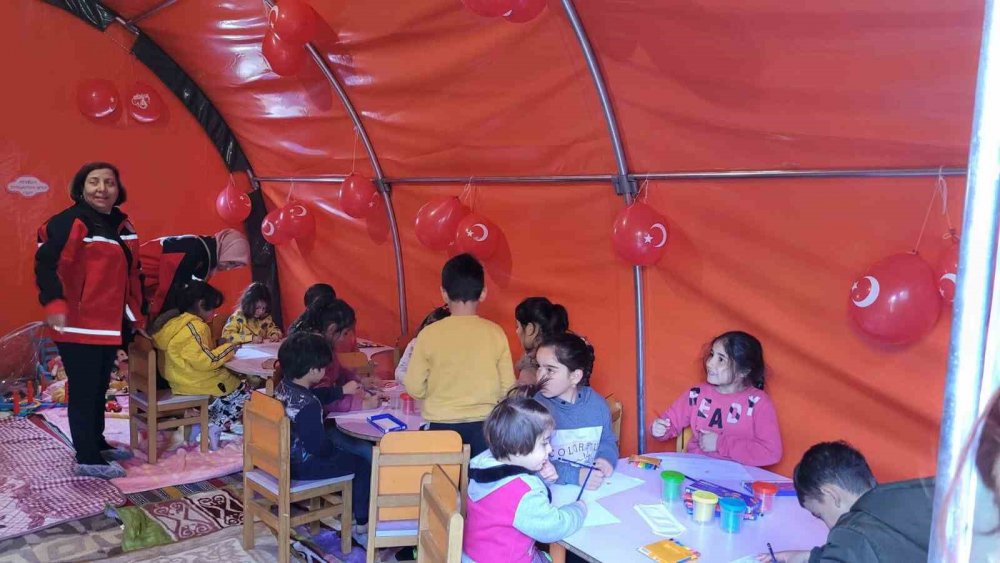 Öğretmenler çocuklar için psikososyal çalışmalara başladı