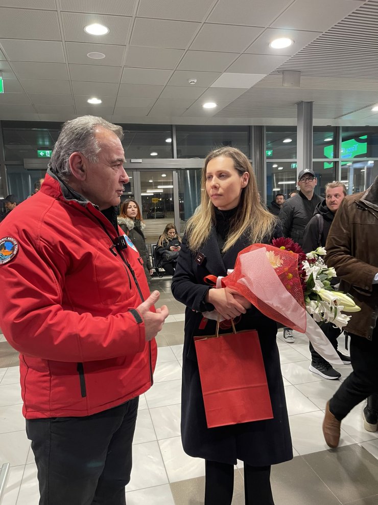 Yunanistan ekibi ülkesine alkışlarla döndü