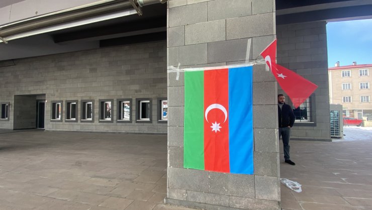 Azerbaycan'dan gönderilen yardım treni Kars'a ulaştı