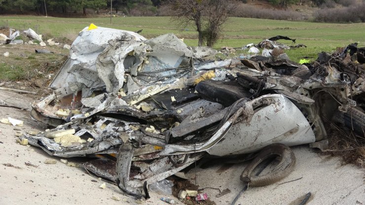 Beton mikserinin hafif ticari araca çarptığı kazada ölü ve yaralı var