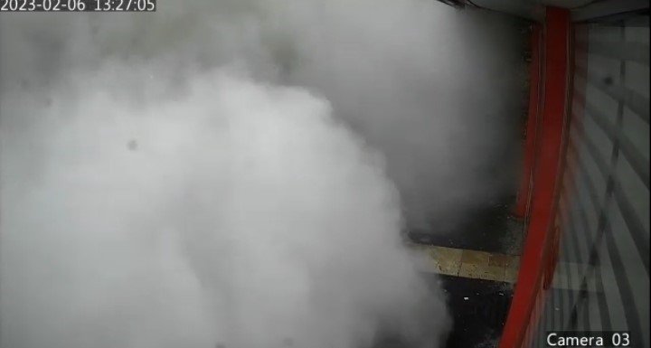 13 kişiye mezar olan apartmanın yıkılma anları kameralara yansıdı