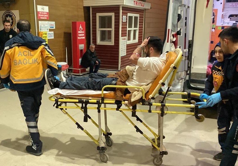 Husumetlilerin satırlı, silahlı kavgasında kan aktı