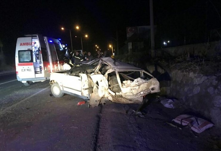 Manisa'da iki otomobil kazaya karıştı: 4 yaralı