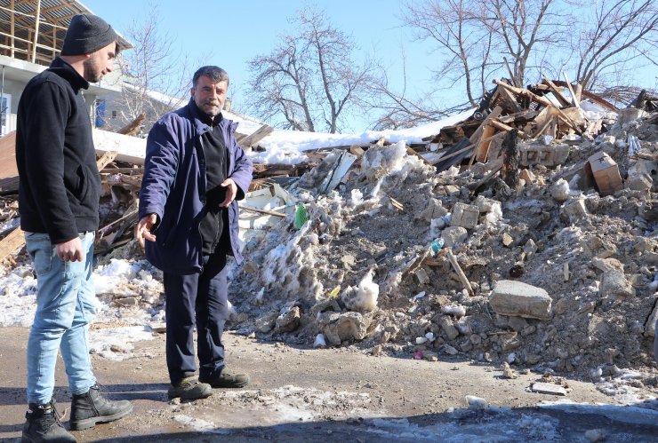 200 evin yıkıldığı köyde herkes insan üstü gayret gösterdi