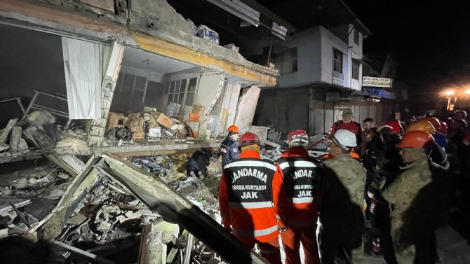 Hatay merkezli depremde çöken iş yerindeki arama çalışması sonlandırıldı