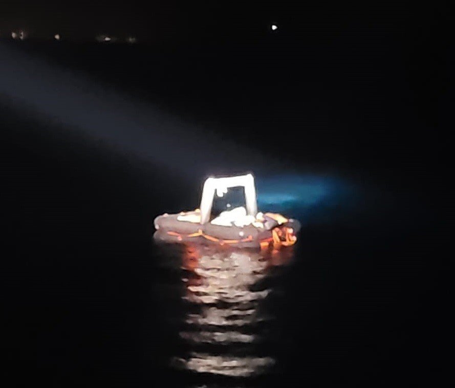 İzmir açıklarında düzensiz göçmen yoğunluğu