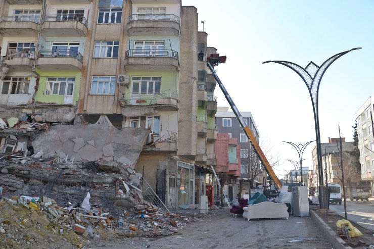 Depremin vurduğu Adıyaman'da vatandaşlar, kentten ayrılıyor