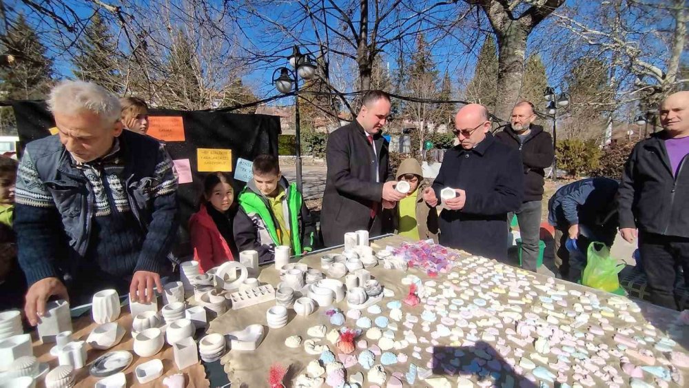 Dereköy Şehit Fatih Seven İlkokulu öğrencileri depremzedelere umut oldu