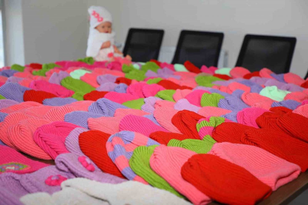 KOMEK ve ASEM mensupları depremzedeler için tek yürek oldu