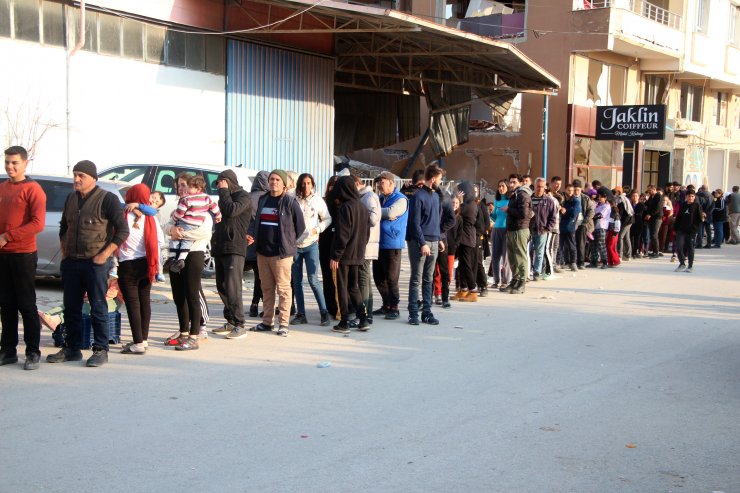 2 bin depremzedeye kebap ikram edildi