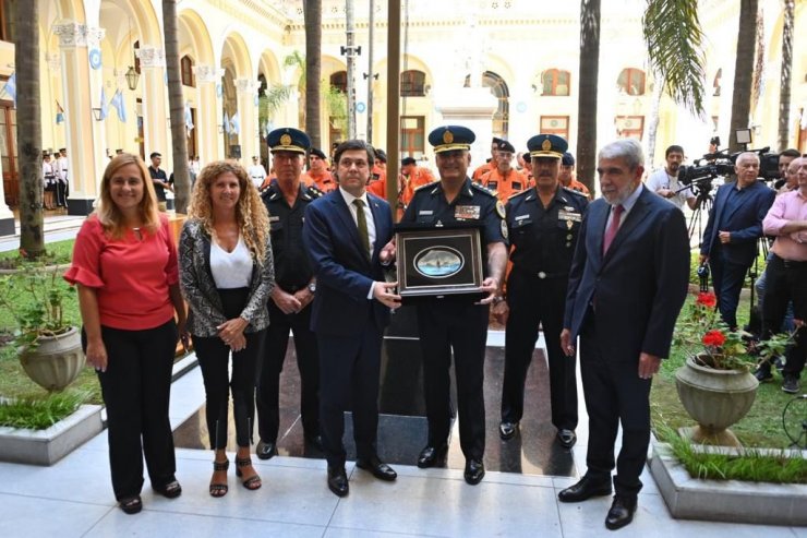 Arjantin'in arama kurtarma ekibine teşekkür belgesi