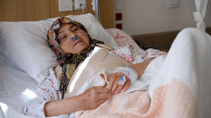 Konya'daki depremzede o anları anlattı: Bu deprem değil, sanki Nuh'un tufanı