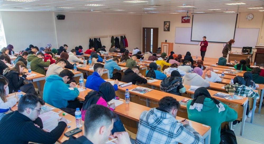KTO Karatay Üniversitesi’nde ücretsiz deneme sınavı ile YKS provası yapıldı