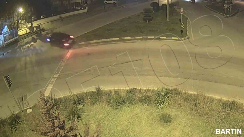 Trafik kazaları kameralara yansıdı