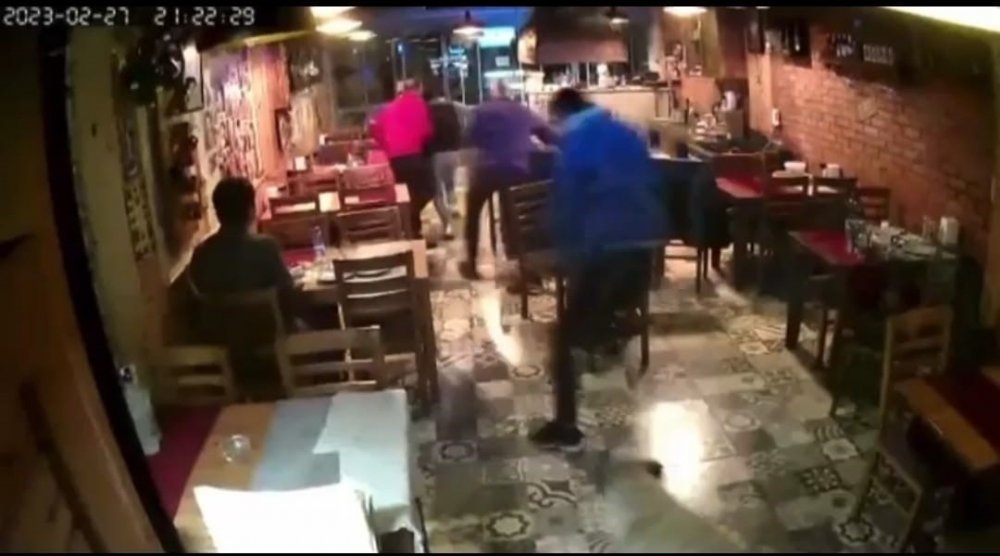 Depremde herkes kaçıştı, o yerinden kıpırdamadı