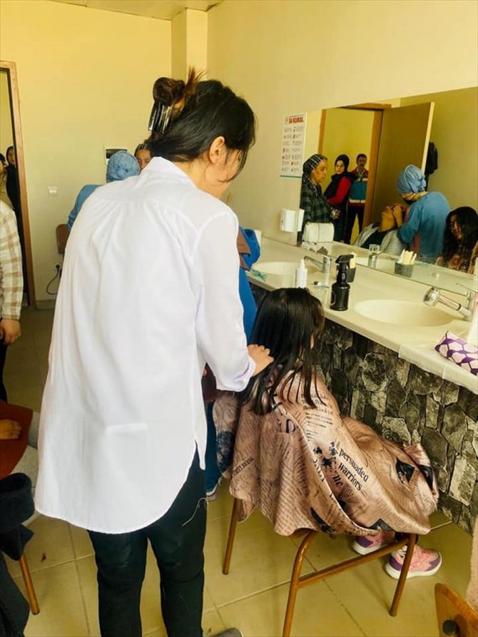 Konya Karapınar'da depremzedelere destek sürüyor