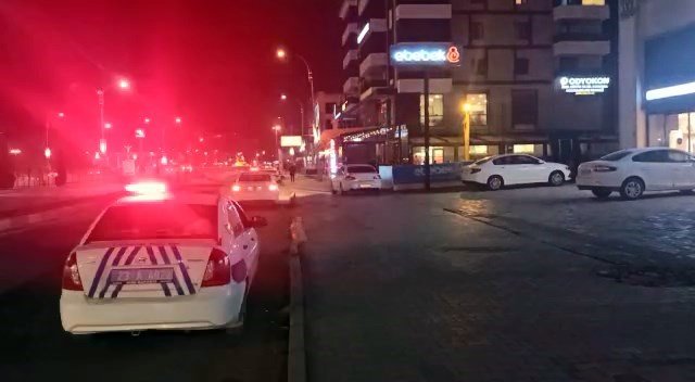 Sopa ve sallama bıçaklı 'yol verme' kavgası: 10 gözaltı