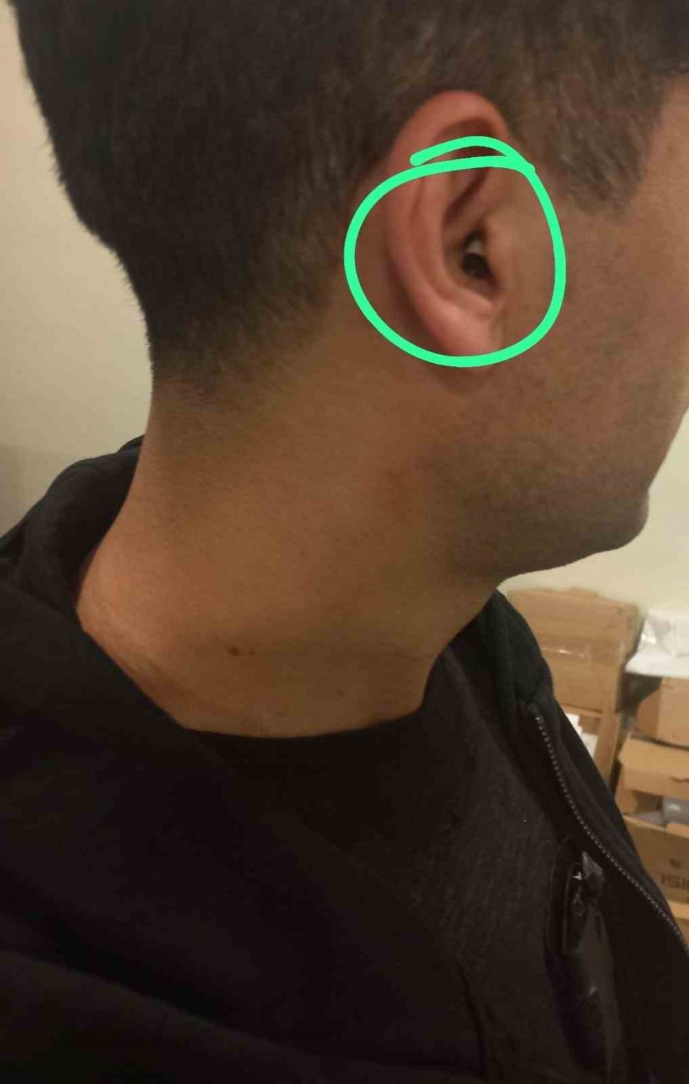 Ehliyet sınavında ’kopya’ düzeneğiyle yakalandı