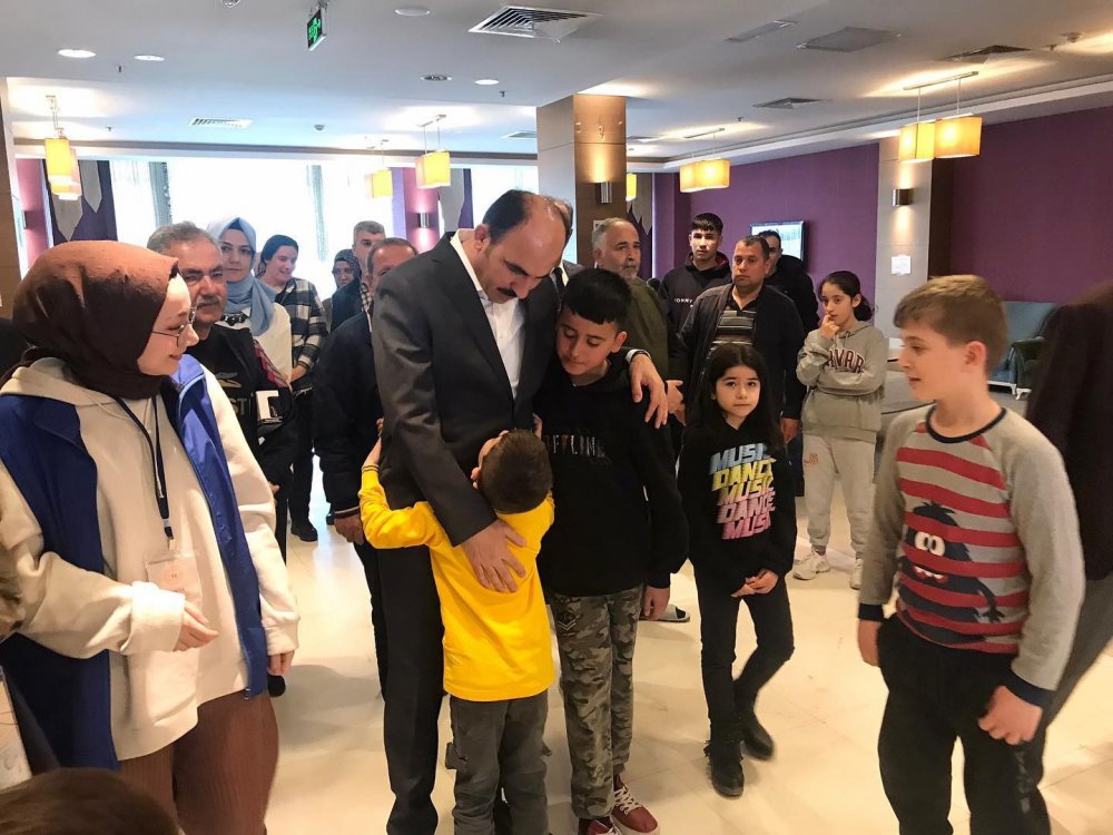 Başkan Altay Konya’daki yurtlar misafir edilen depremzedelerle buluştu