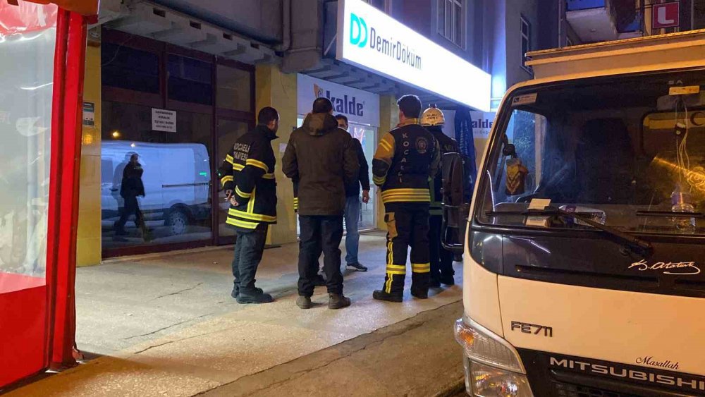 Banyodan gelen kötü kokular 4 işçiyi zehirledi