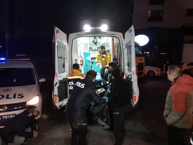 Refüje çarpan minibüsün sürücüsü hayatını kaybetti