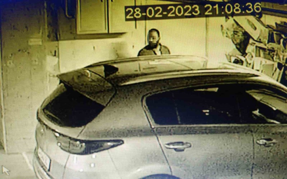 Apartmana bina sakini gibi girdi, 100 bin liralık jant çaldı