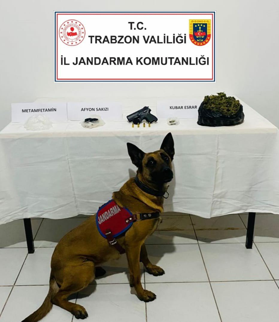 Aracın hava filtresindeki uyuşturucu madde ’Yatkın’a takıldı