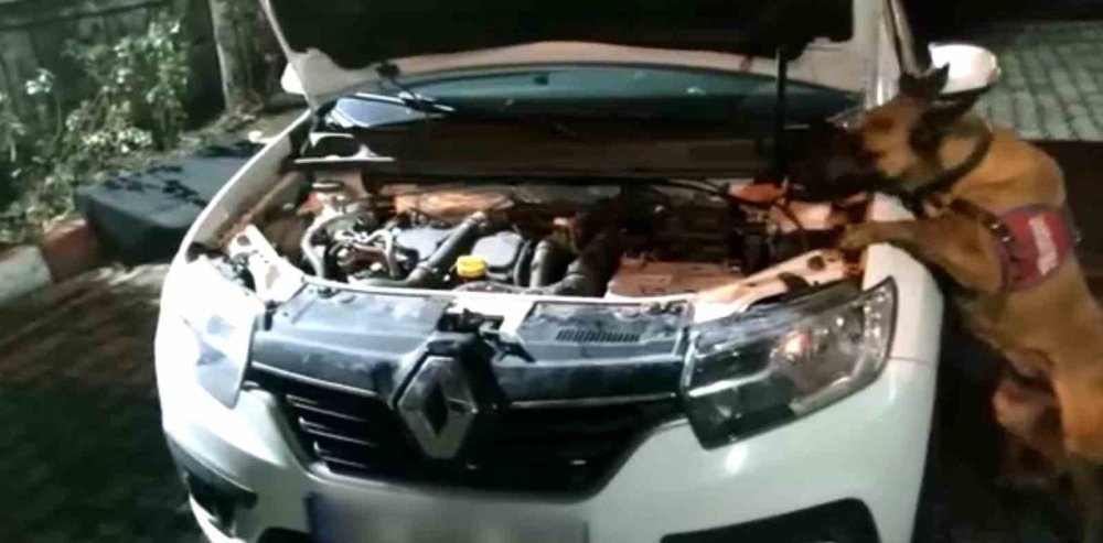 Aracın hava filtresindeki uyuşturucu madde ’Yatkın’a takıldı