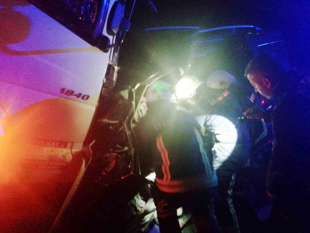 Asker eğlencesi dönüşü kazada hayatını kaybetti